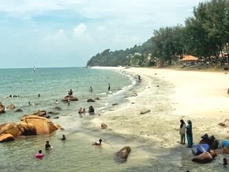 Teluk Cempedak Beach